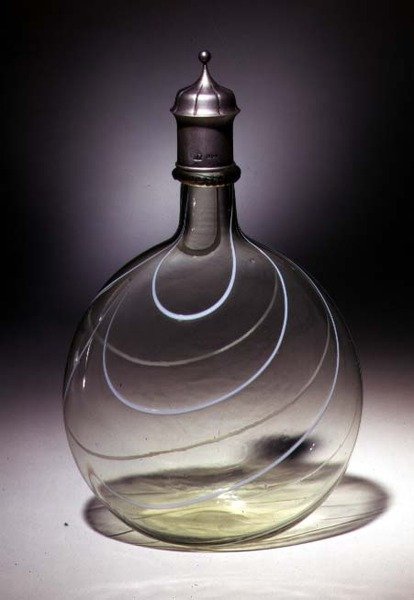 Glasskaraffel (glass og metall) av James and Sons Powell