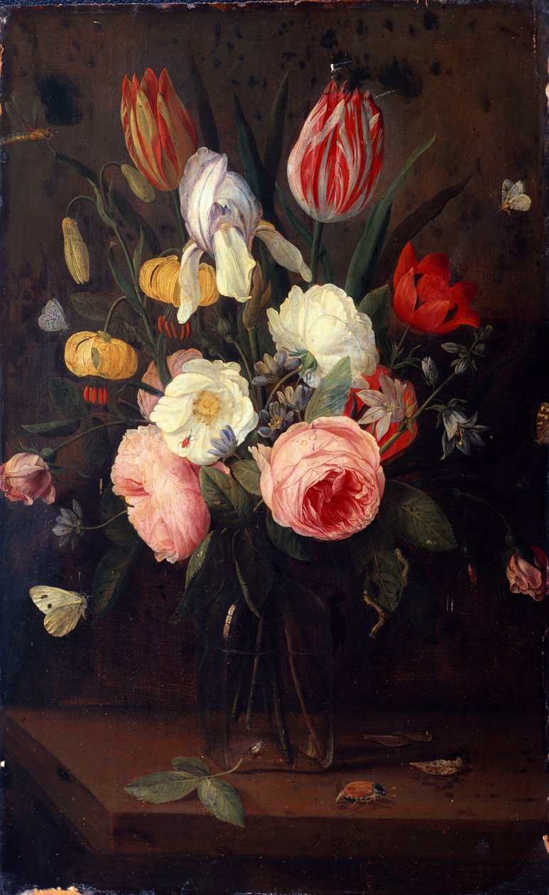 Roser, tulipaner og andre blomster i en glassvase, med insekter, på et bord av Jan van Kessel