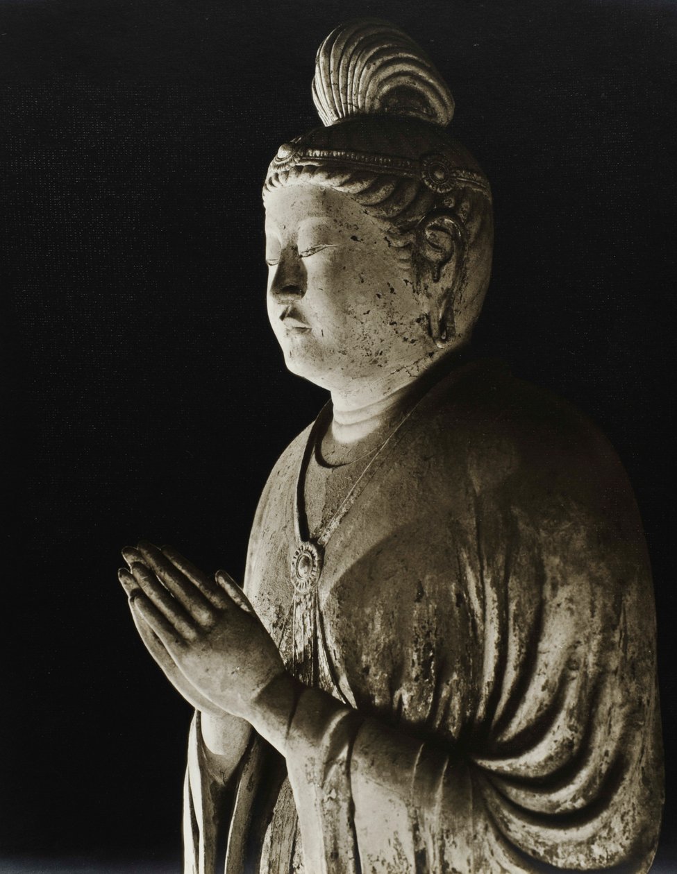 Malt leirestatue av Gakko Bosatsu fra 800-tallet, Nara-perioden, 1950 av Japanese Photographer