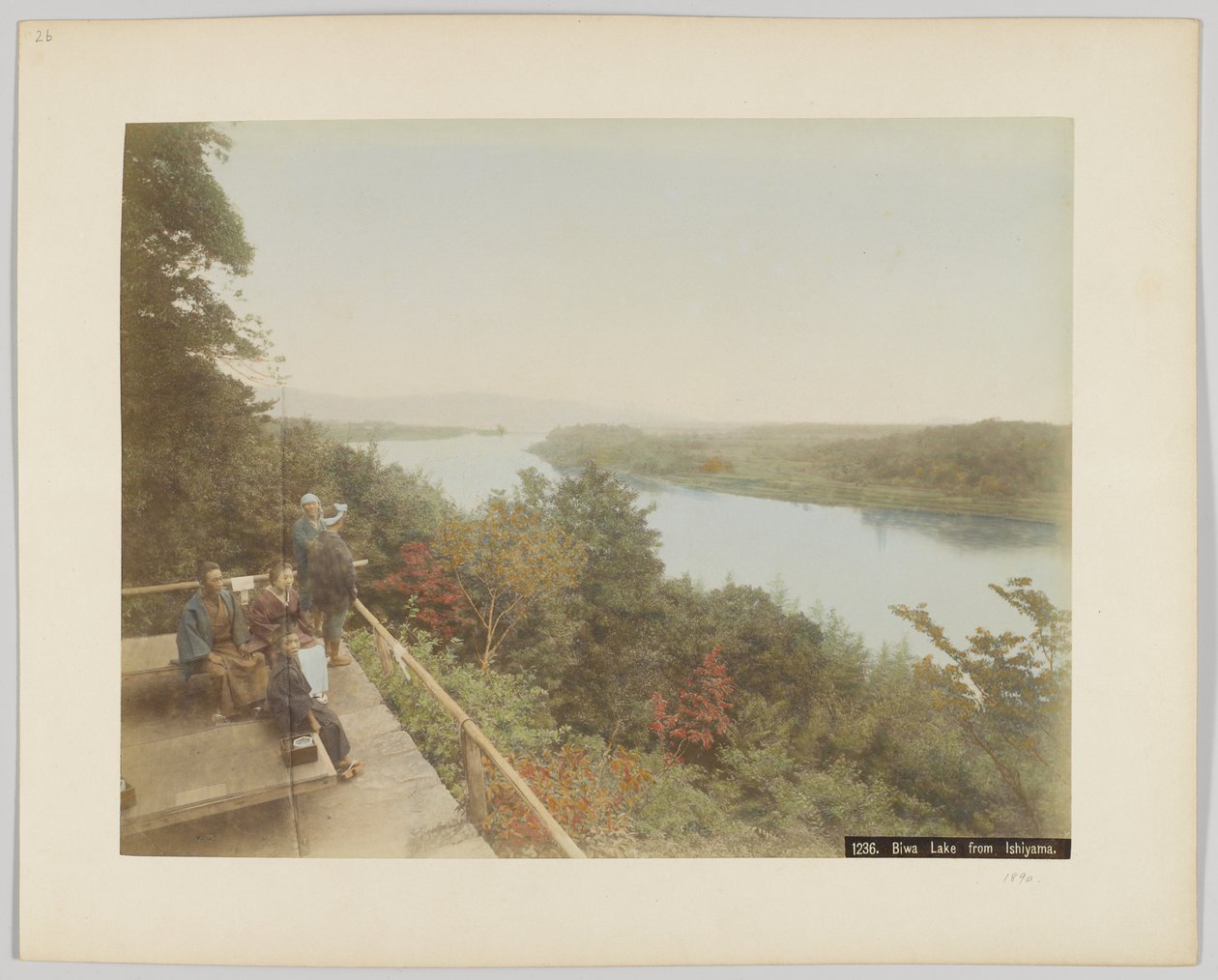 Biwa Lake fra Ishiyama, Shiga Prefecture, Japan (håndfarget svart/hvitt-bilde) av Japanese Photographer
