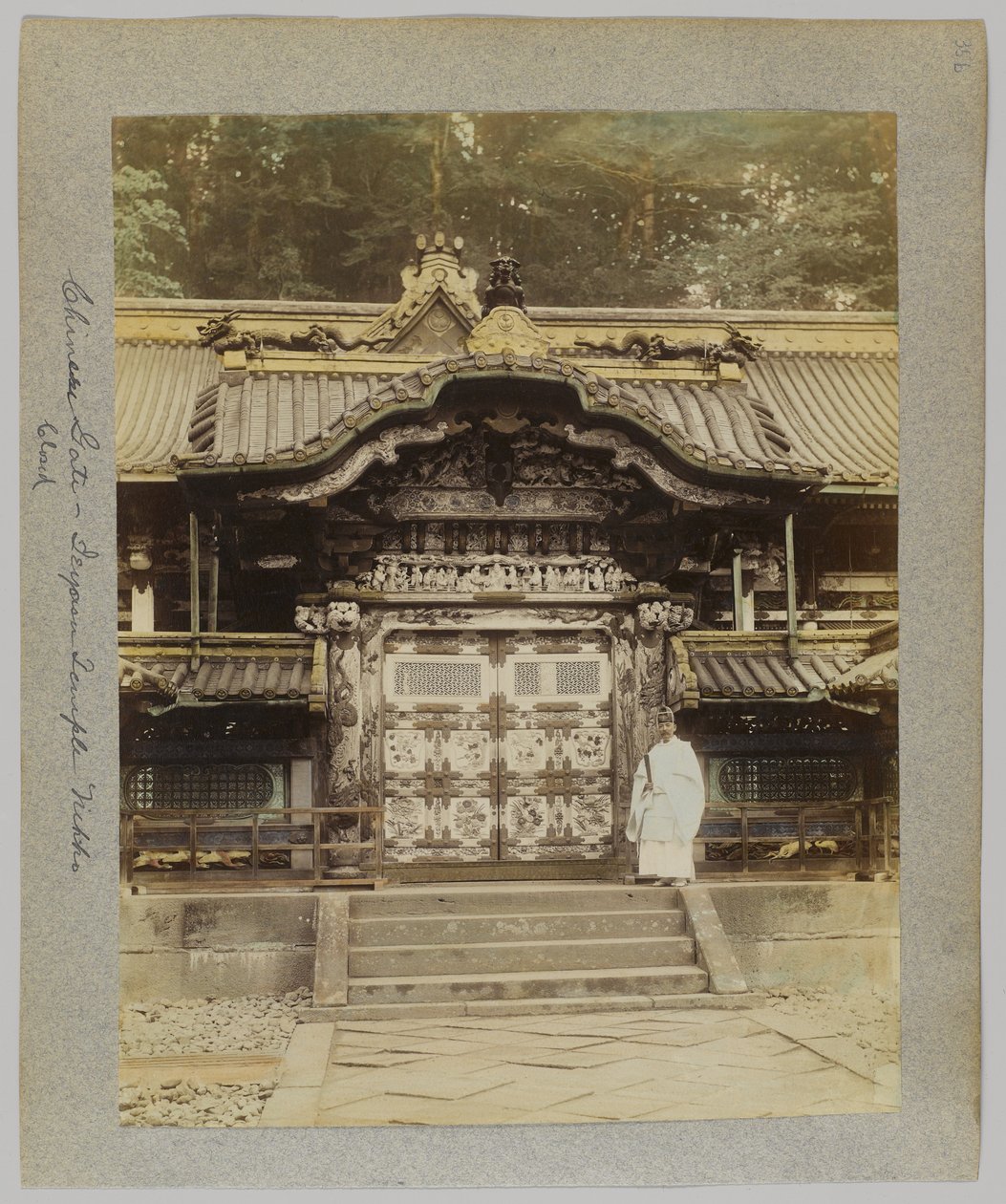 Chinese Gate, Tōshō-gū, Nikko, Japan (håndfarget svart/hvitt-bilde) av Japanese Photographer