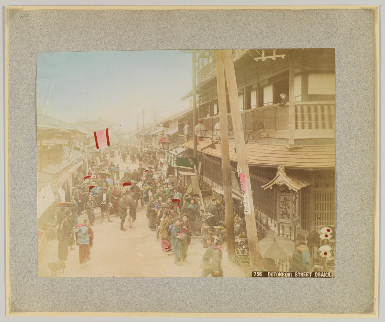 Dotonbori Street, Osaka, Japan (håndfarget svart/hvitt-bilde) av Japanese Photographer