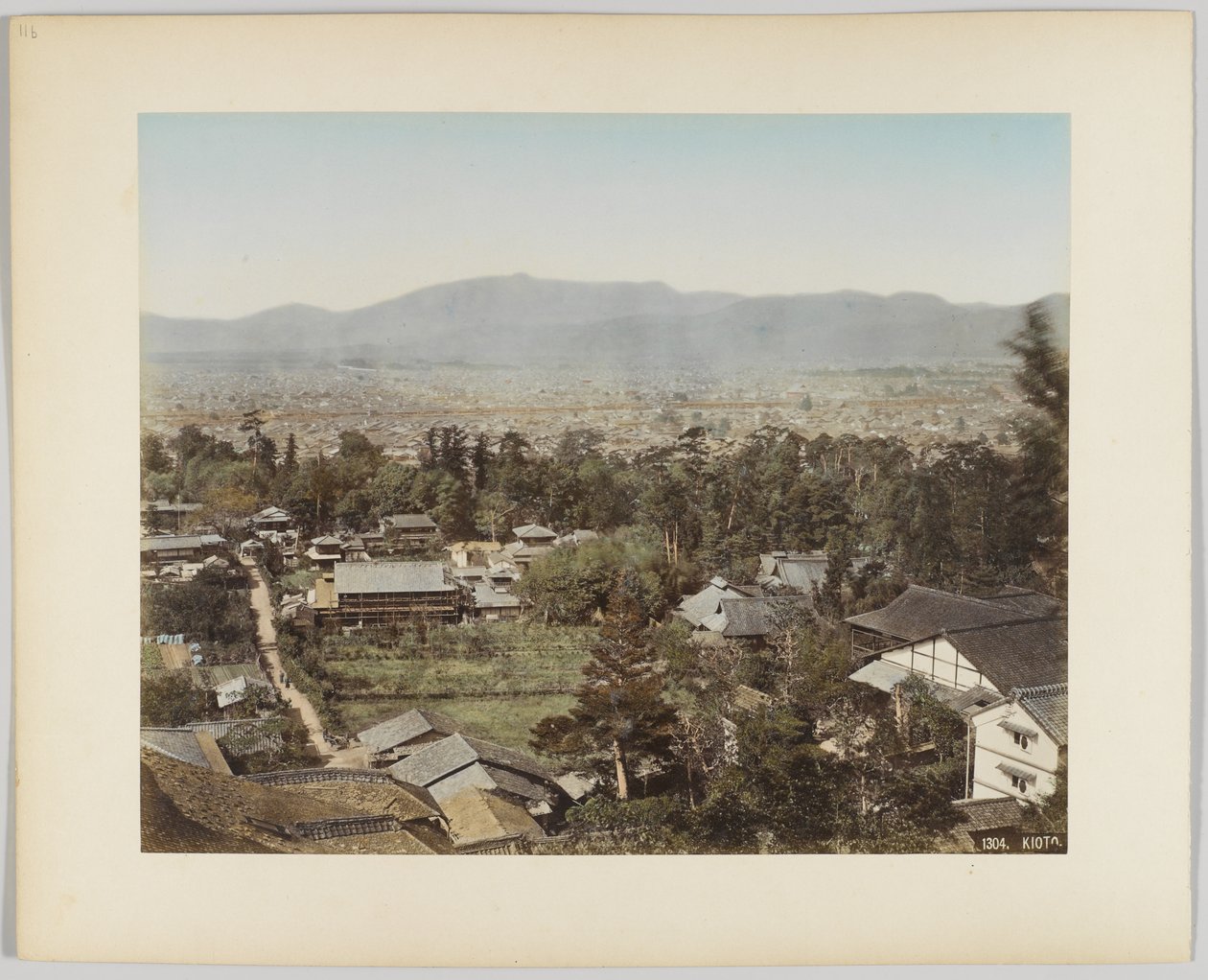 Kyoto, Japan (håndfarget svart/hvitt-bilde) av Japanese Photographer