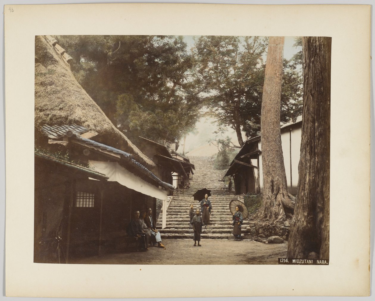 Midzutani, Nara, Japan (håndfarget svart/hvitt-bilde) av Japanese Photographer