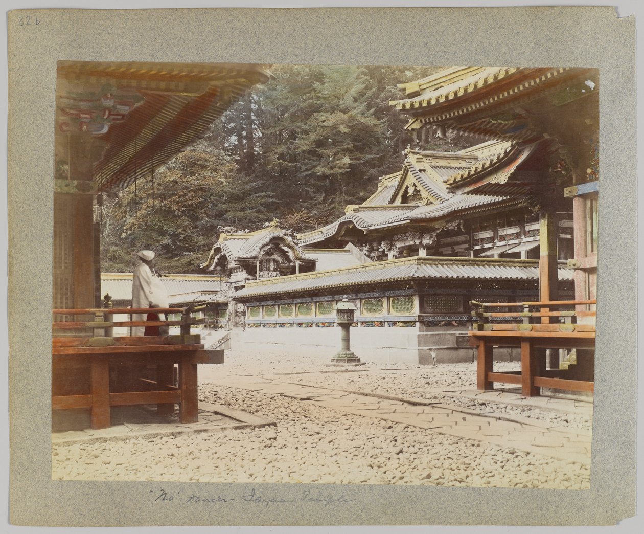 Tōshō-gū, Nikko, Japan (håndfarget s/hvitt-bilde) av Japanese Photographer