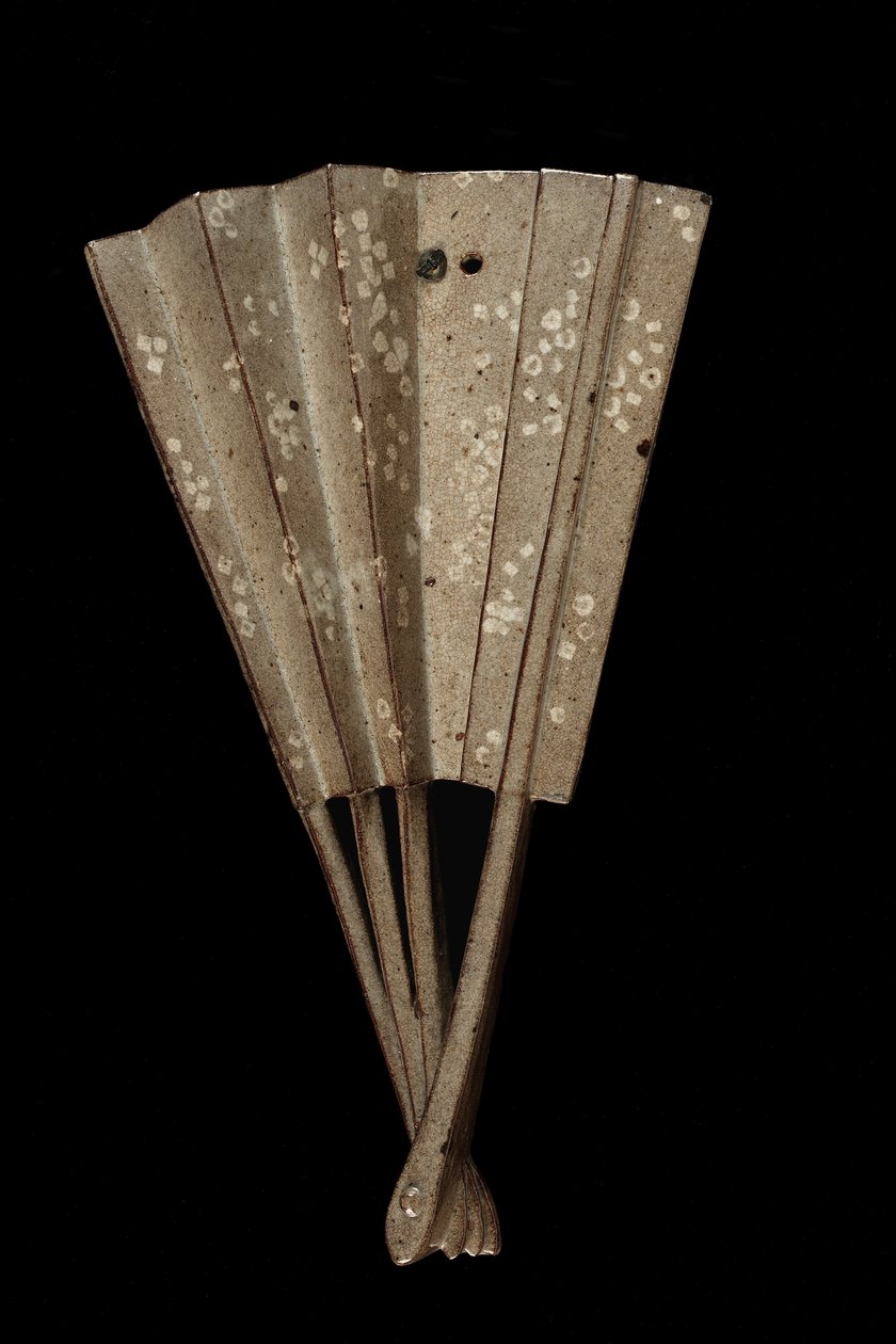 Hengende vase i form av en vifte, Kumamoto prefektur, Edo-perioden (keramikk) av Japanese School