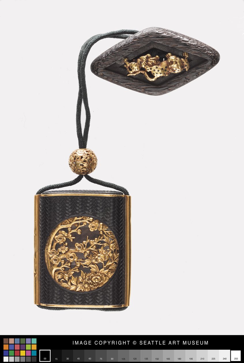 Inro med blomsterdesign, ojime og netsuke, 1700-begynnelsen av 1800-tallet (bronse, sølv, tre, gull og elfenben) av Japanese School
