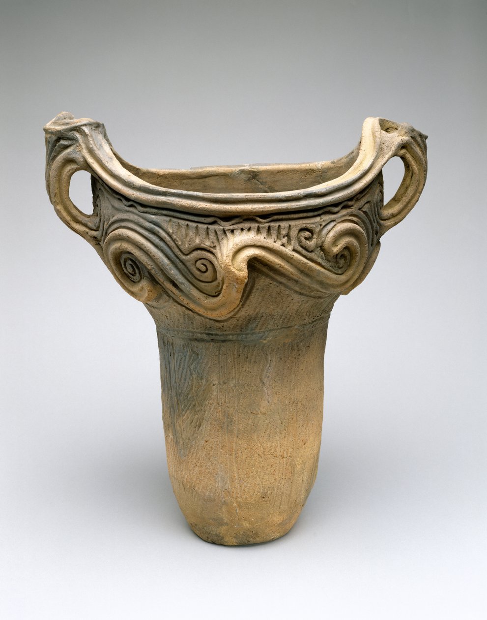 Potte med hvirveldesign, ca. 7500–300 f.Kr. (lavbrent keramisk leire) av Japanese School