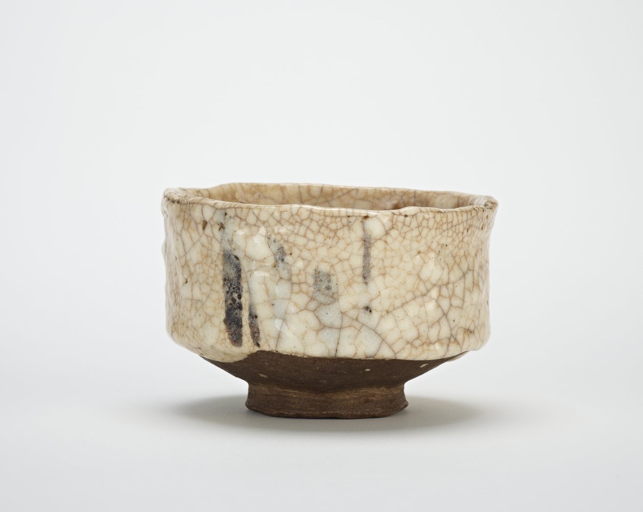 Seto ware tebolle i dekorert Shino-stil av Japanese School