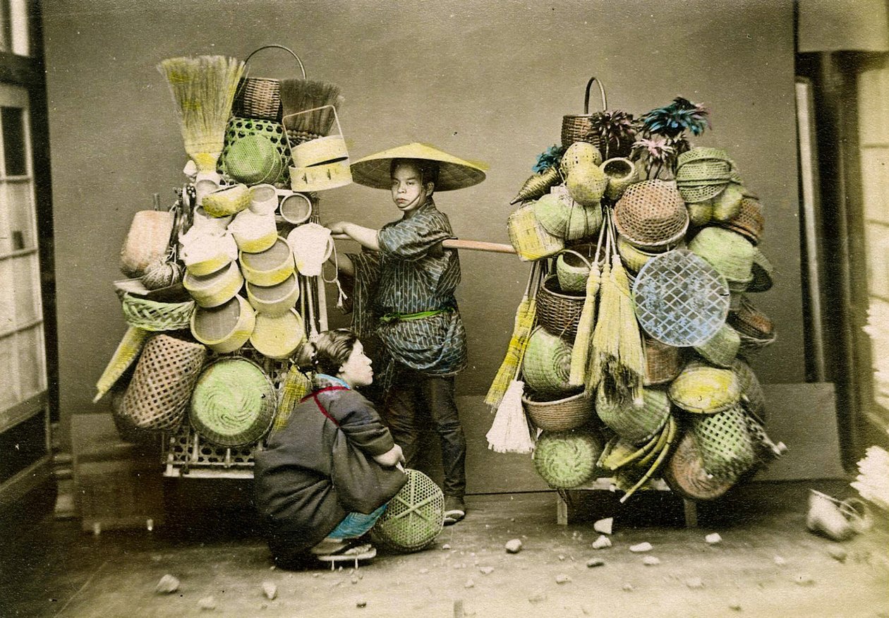 Kurvselgeren, ca. 1888 (håndfarget albumfoto) av Japanese School
