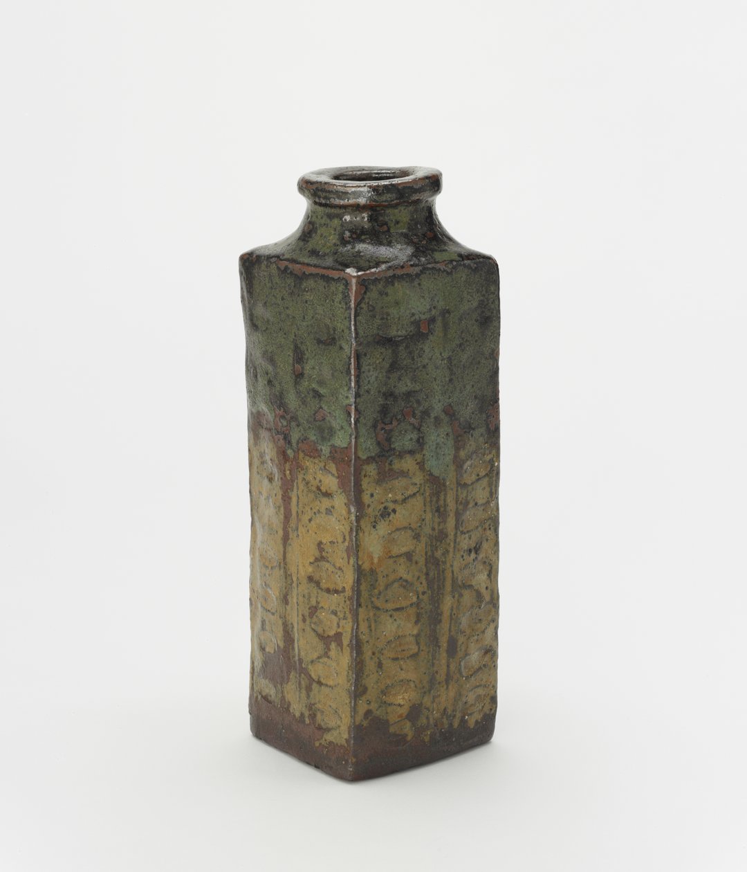 Yatsushiro eller Shodai ware vase i form av en arkaisk kinesisk cong, Vase av Japanese School