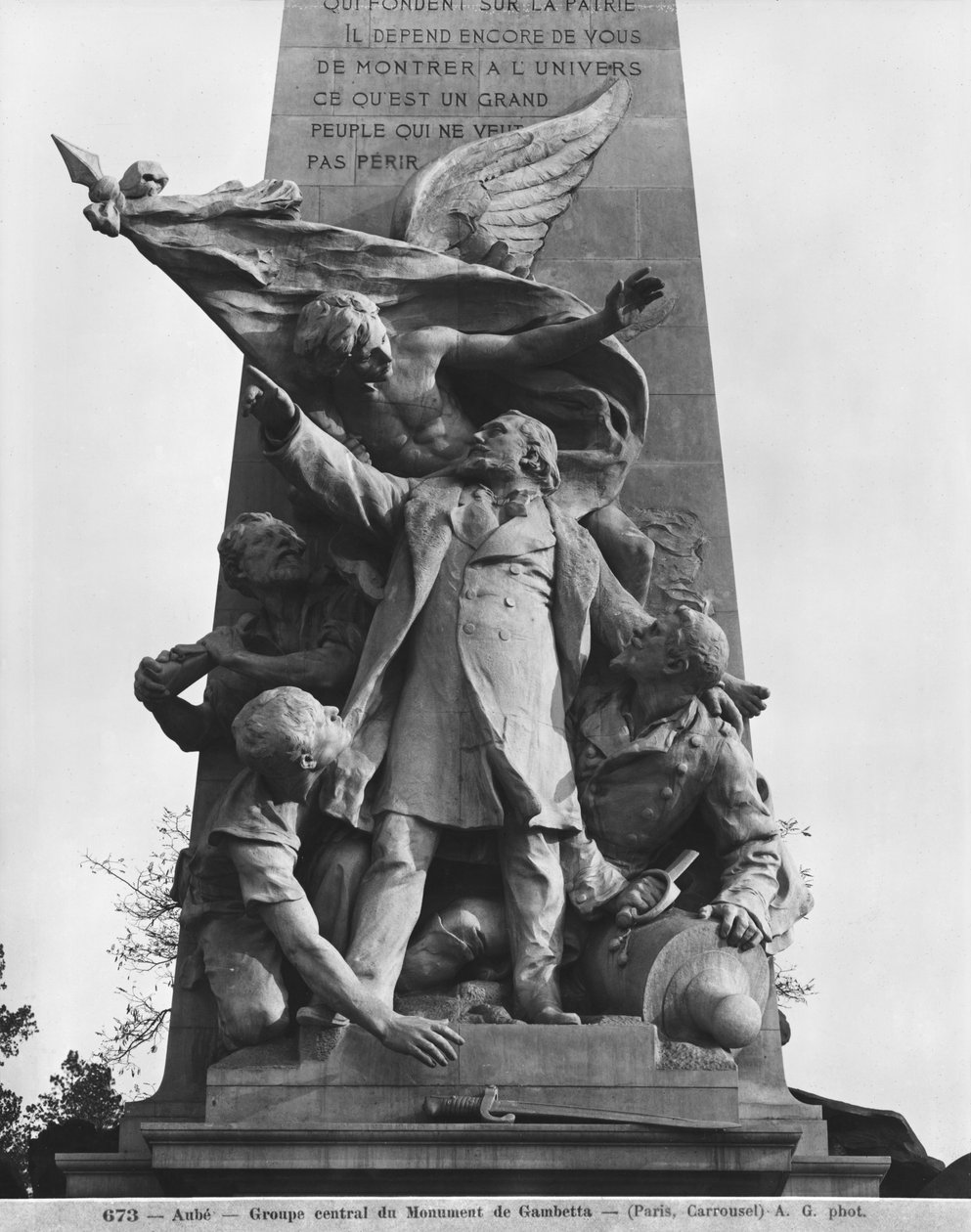 Monument til Leon Gambetta, sentralgruppe, cour Napoleon, Louvre, 1888 (detalj) (se også 346101, 346103, 346104, 346503) av Jean Paul Aube