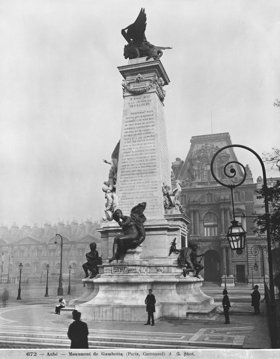 Monument til Leon Gambetta, cour Napoleon, Louvre, 1888 (bronse og stein) (se også 346102 til 346104, 346503) av Jean Paul Aube