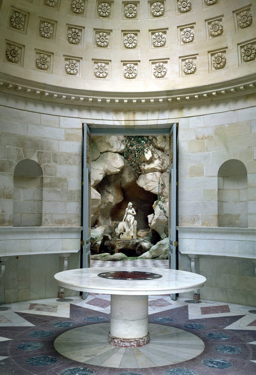 Rotundaen og grotten til Laiterie de la Reine, bygget i 1785 av Jean Thevenin