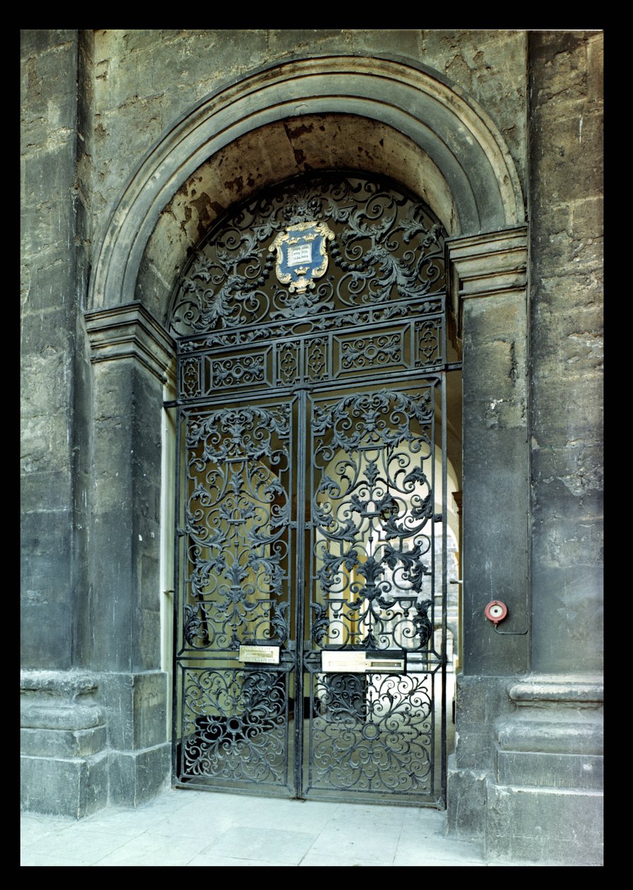 Porter, akterspeilpanel og velt fra Clarendon Building, Oxford, ca. 1710 (smijern) av Jean Tijou