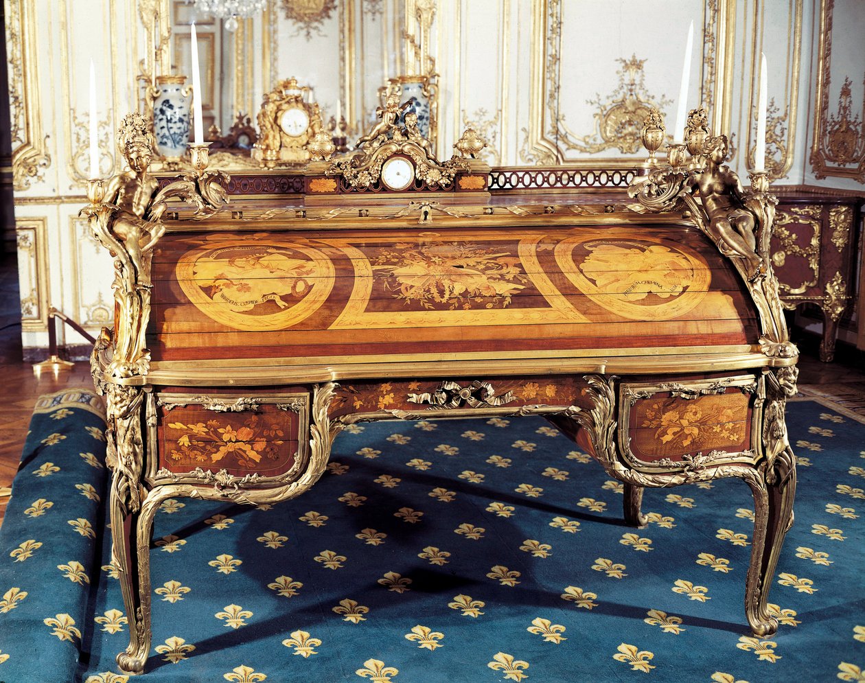 Louis XV-stil: Kongens kontor (bilde) av Jean Henri Riesener