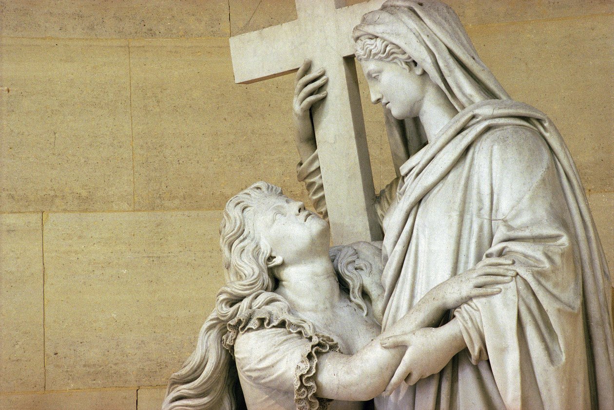 Marie Antoinette (1755-93) holdt av religionen, 1825 (marmor) (se også 252688) av Jean Baptiste Cortot