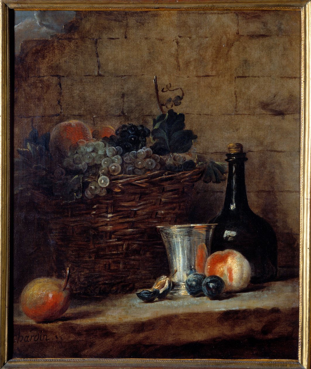 Kurv med hvite og sorte druer, sølvbeger og flaske Maleri av Jean Baptiste Simeon Chardin (1699-1779) 1700-tallets søn. 0,69x0,58 m av Jean Baptiste Simeon Chardin