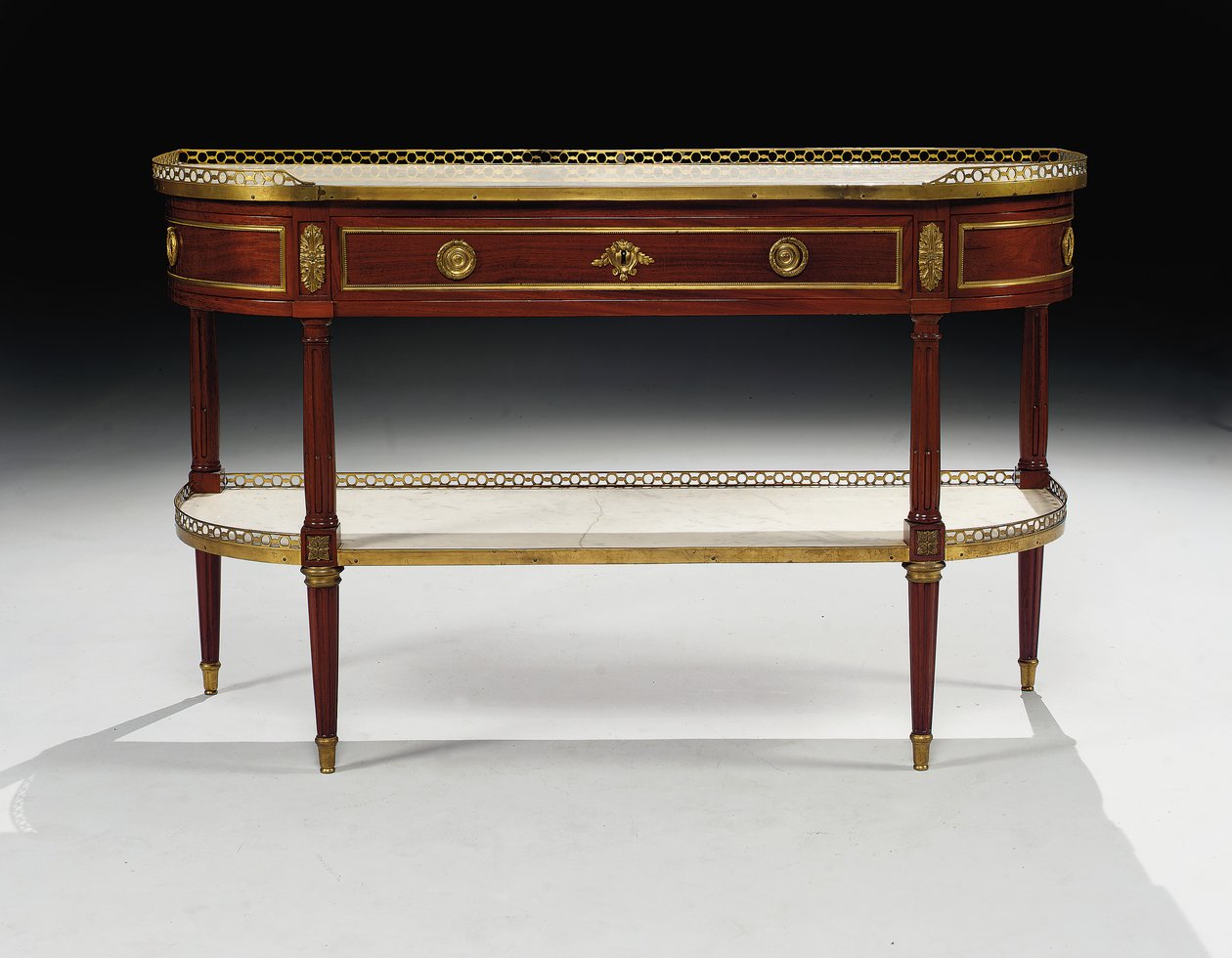 Louis XVI skjenkkonsoll av Jean Frederic Birckel