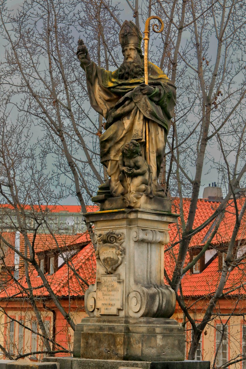 Statue av Saint Augustine of Hippo på Karlsbroen av Jeronym (1632 1709) Kohl
