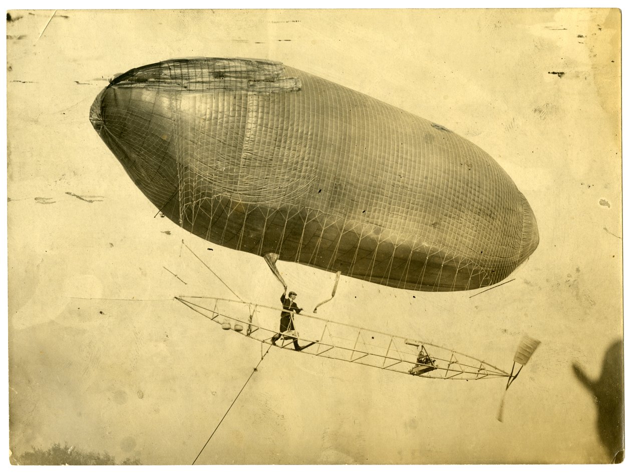 Luftskip "California Arrow" av Jessie Tarbox Beals