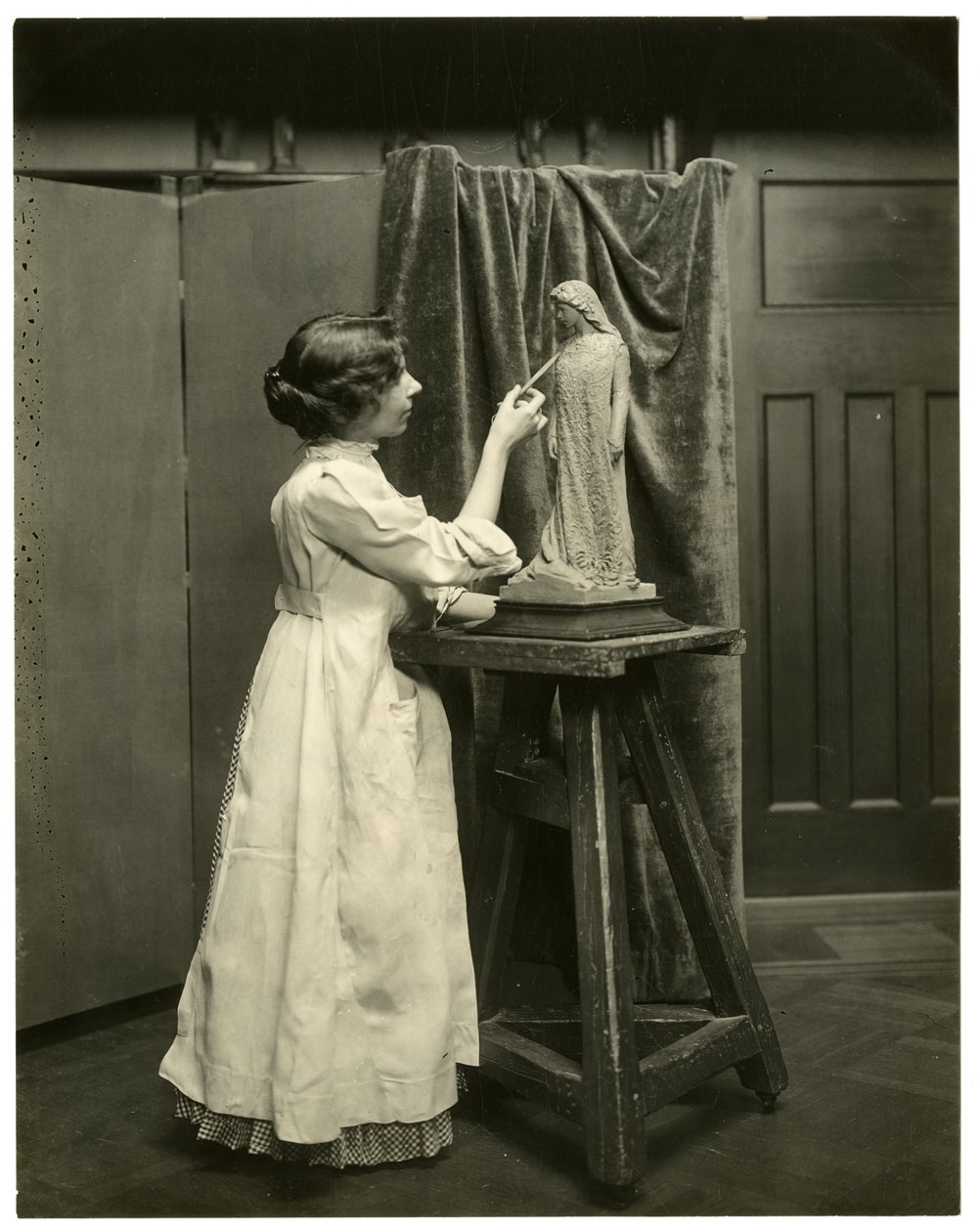 Bessie Potter Vonnoh, ca. 1905-40 (foto av gelatinsølv) av Jessie Tarbox Beals
