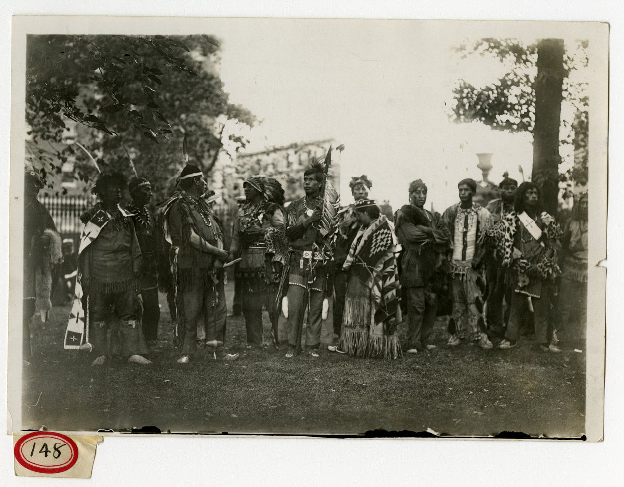 Columbia Lawn Fete, Iroquois-indianere av Jessie Tarbox Beals