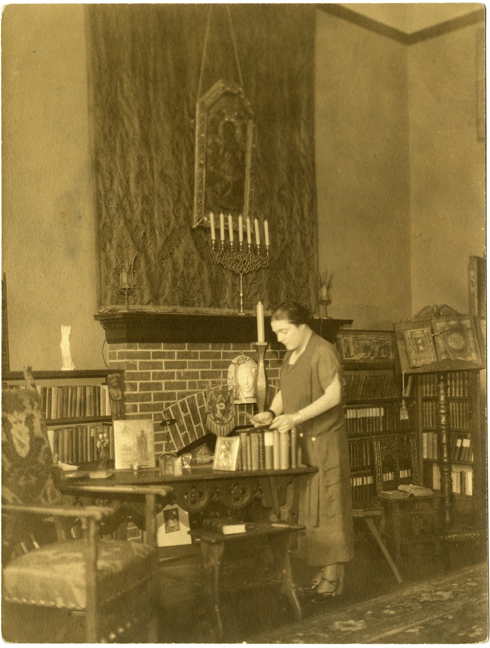 Fanny Hurst, ca. 1909-28 (foto av gelatinsølv) av Jessie Tarbox Beals