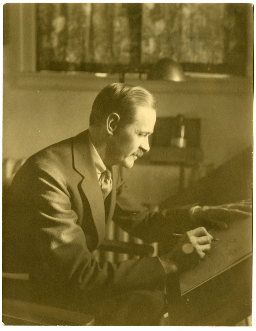 Fontaine Fox, tegneserieskaper, ca. 1911-40 (foto av gelatinsølv) av Jessie Tarbox Beals