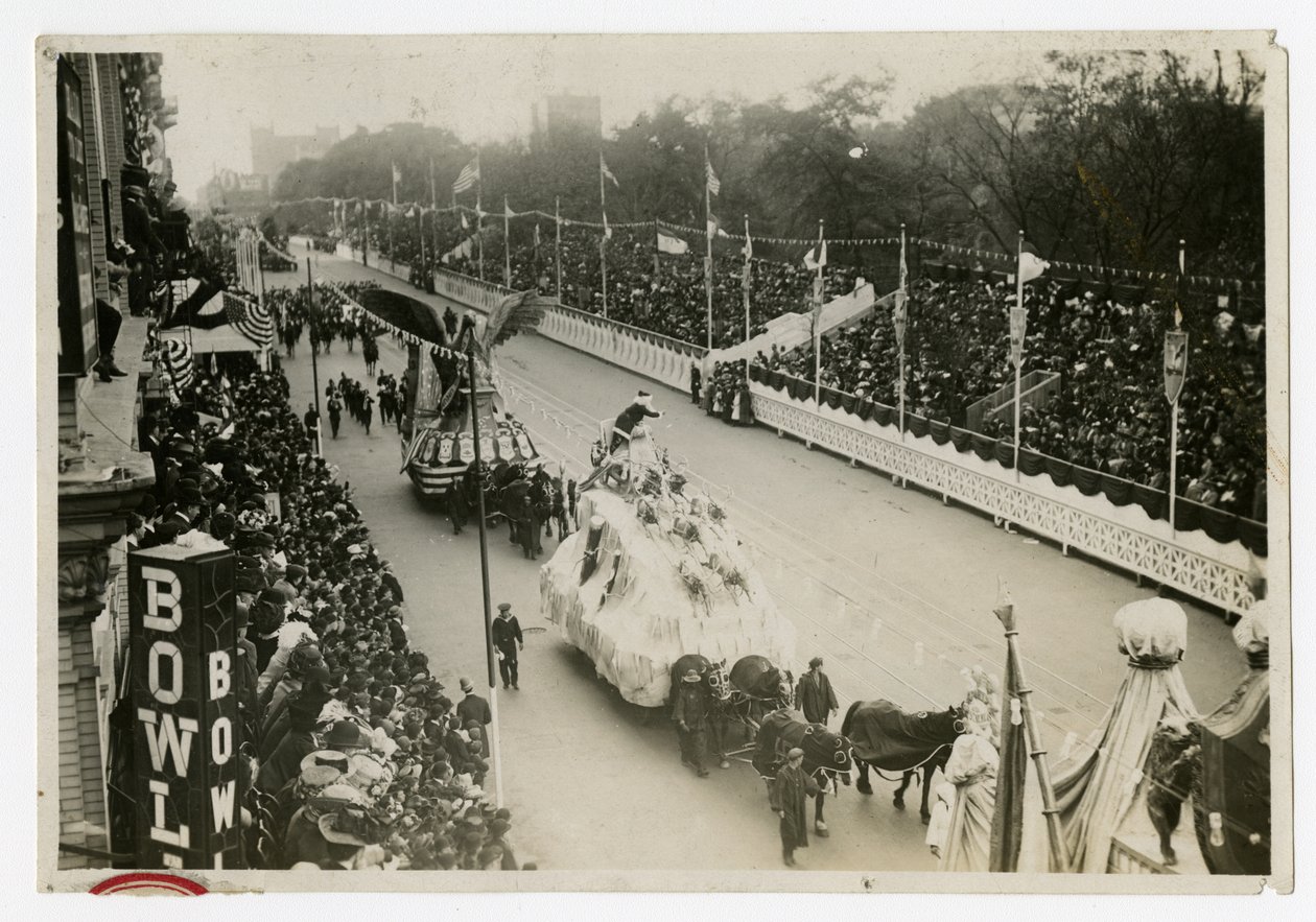 Historisk parade: generell oversikt Central Park St Nicholas Float av Jessie Tarbox Beals