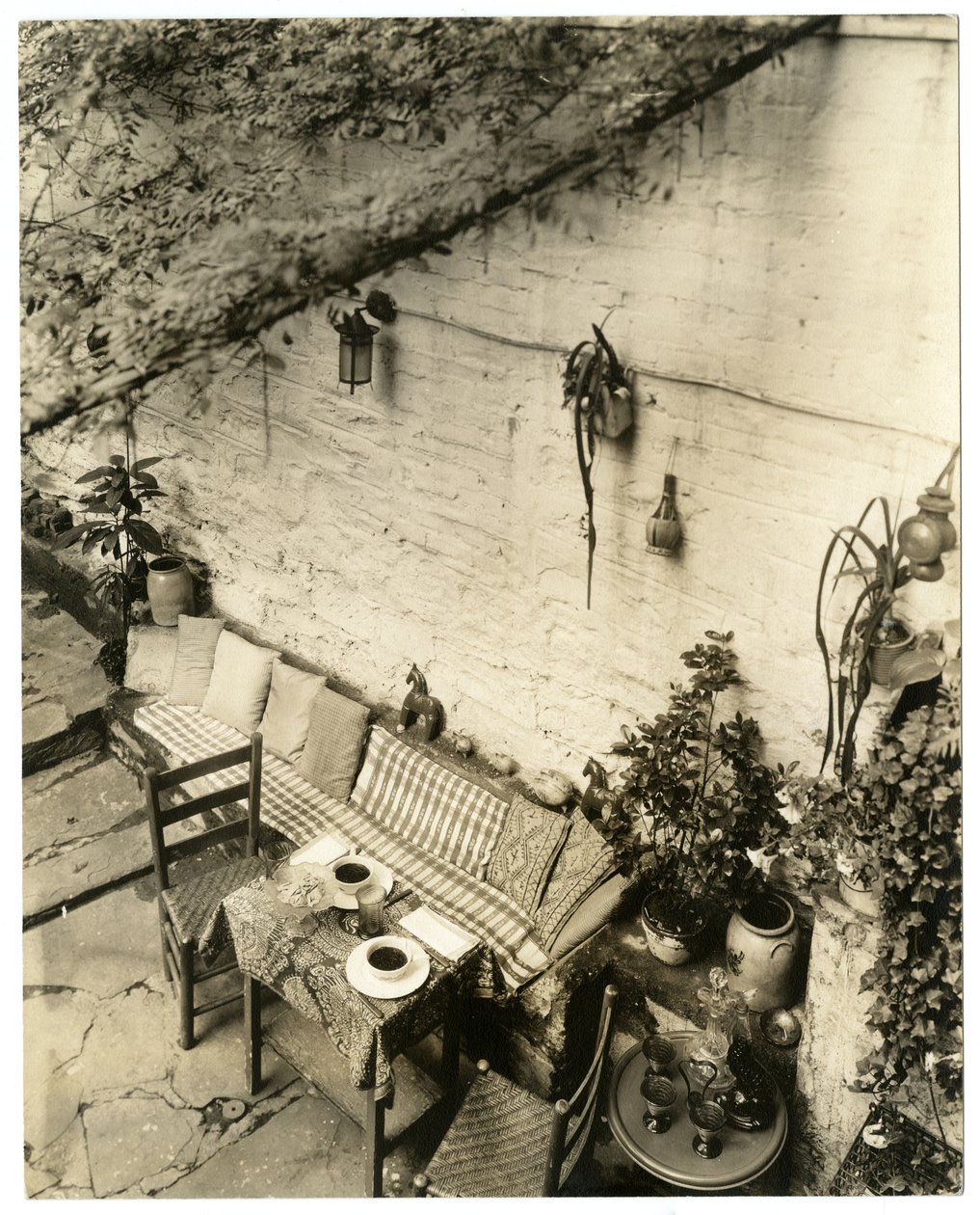Hjemmet til Mr & Mrs George Stonehill, Greenwich Village, New York, USA, ca. 1936-37 (foto av gelatinsølv) av Jessie Tarbox Beals