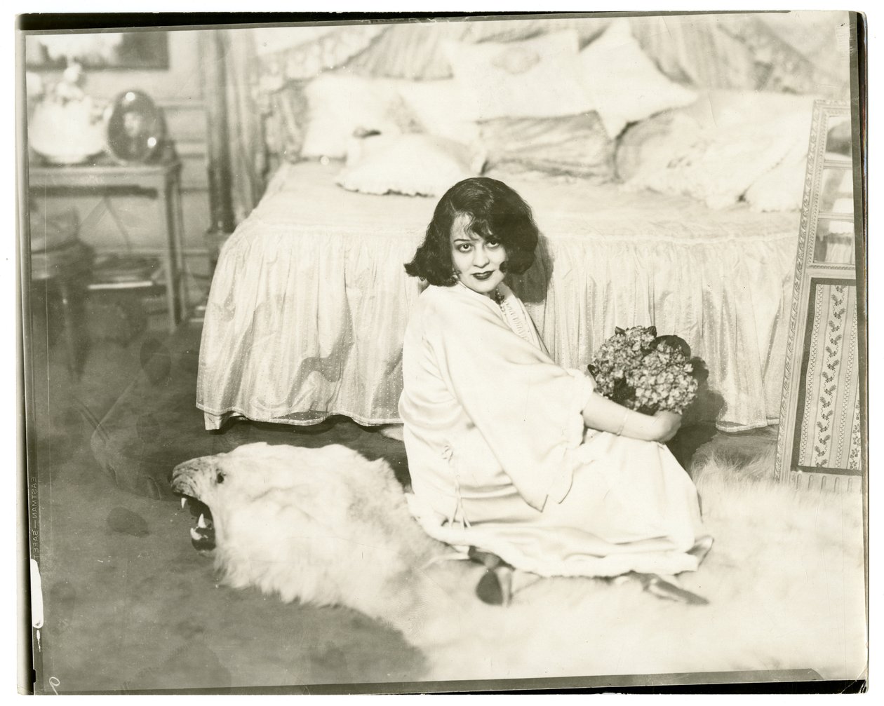 Lenore Ulric, ca. 1915-28 (foto av gelatinsølv) av Jessie Tarbox Beals