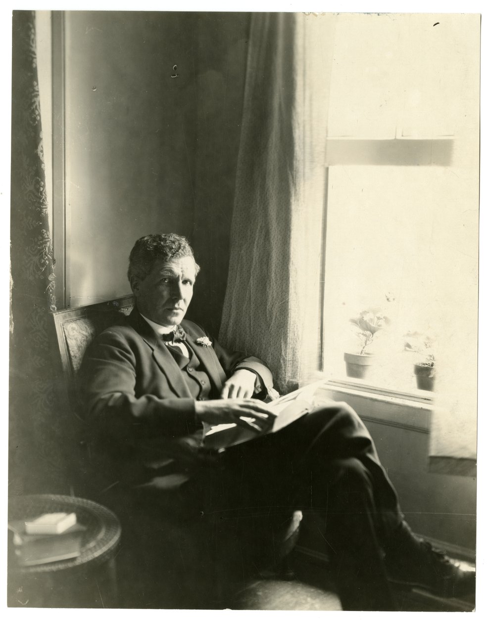Llewelyn Powys, ca. 1905-40 (foto av gelatinsølv) av Jessie Tarbox Beals