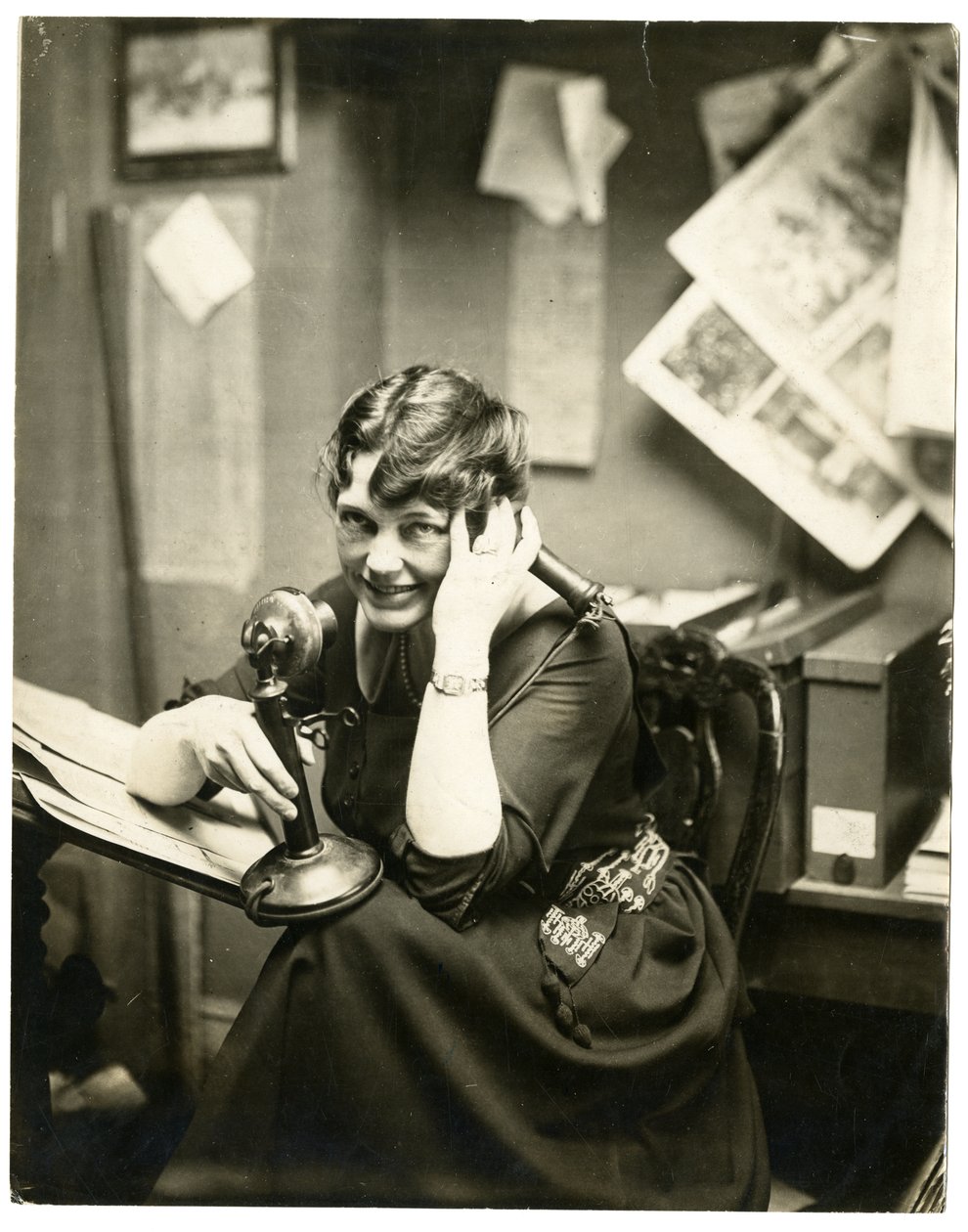 May Wilson Preston, kunstner og illustratør, ca. 1905-20 av Jessie Tarbox Beals