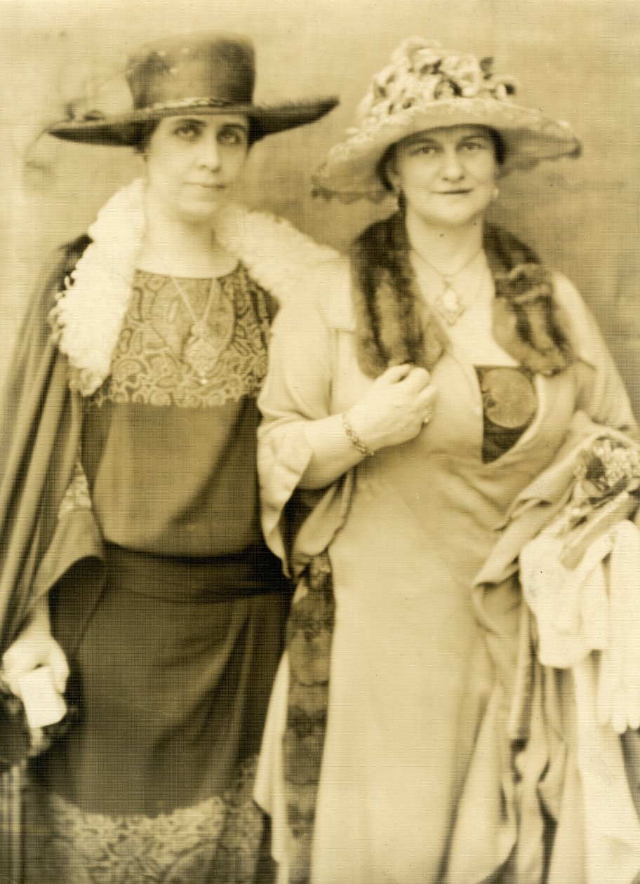 Fru Coolidge og hennes venn Frances Parkinson Keyes av Jessie Tarbox Beals