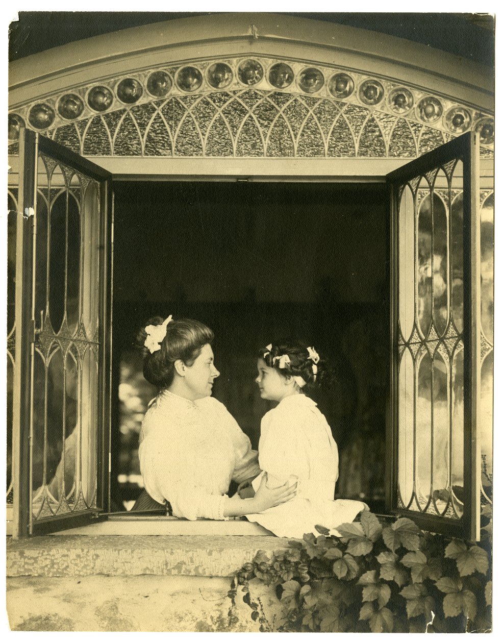 Fru Ernest Thompson Seton og datteren Ann av Jessie Tarbox Beals
