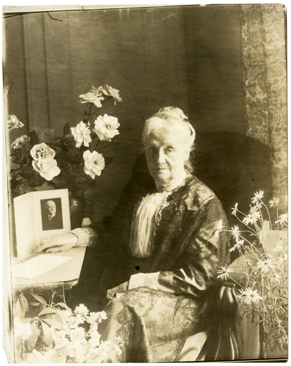 Mrs Greenwich Horne ?, ca. 1905-40 (foto av gelatinsølv) av Jessie Tarbox Beals