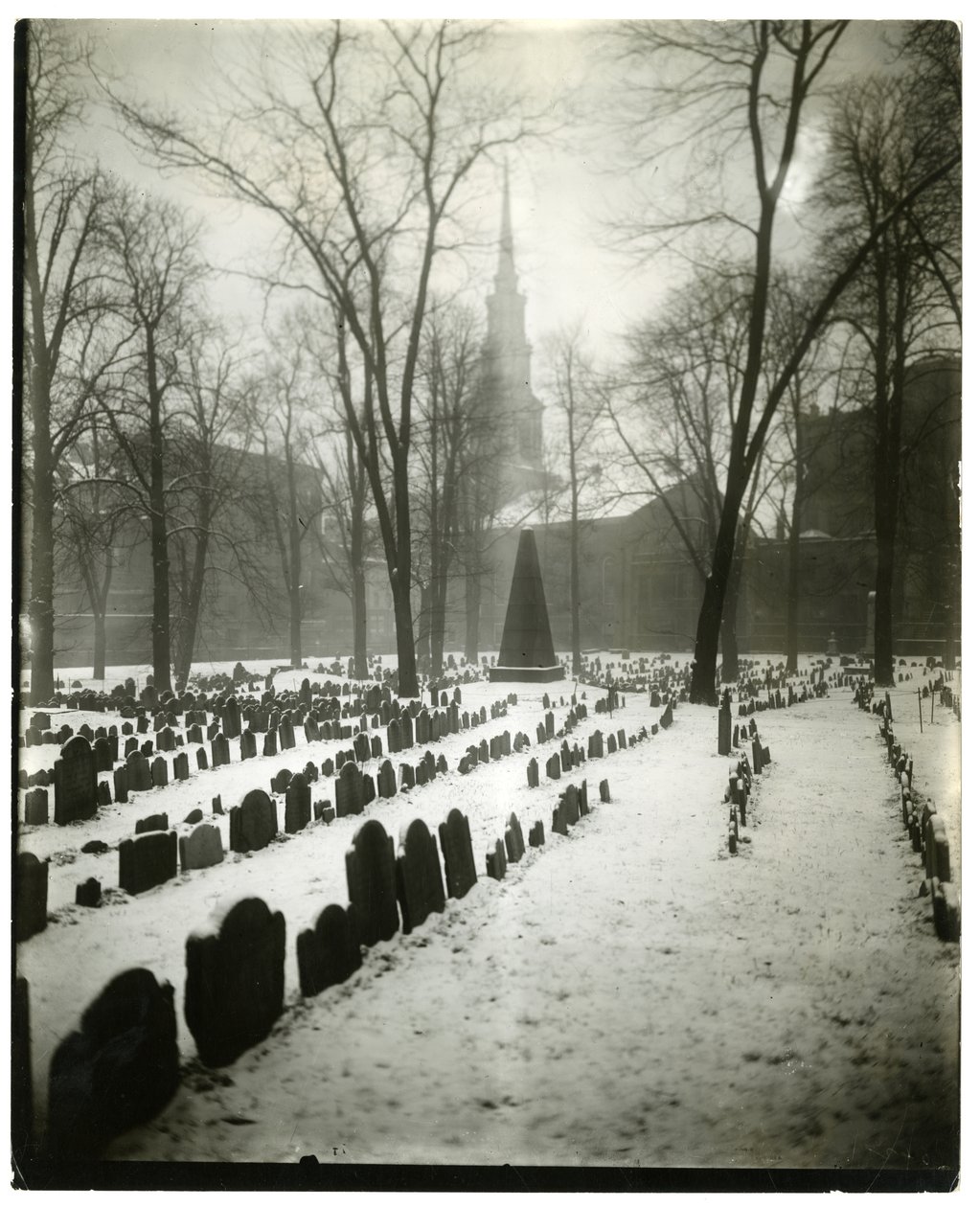 Old Granary Burying Ground Boston, USA, ca. 1902-10 (foto av gelatinsølv) av Jessie Tarbox Beals