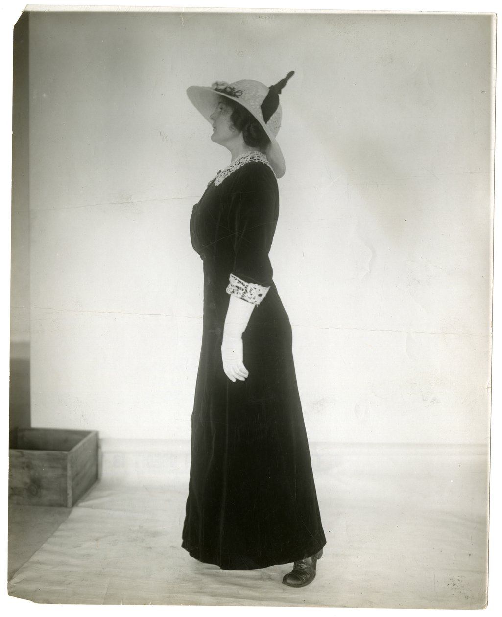 Riktig måte å stå når man går, ca. 1905-18 (foto av gelatinsølv) av Jessie Tarbox Beals
