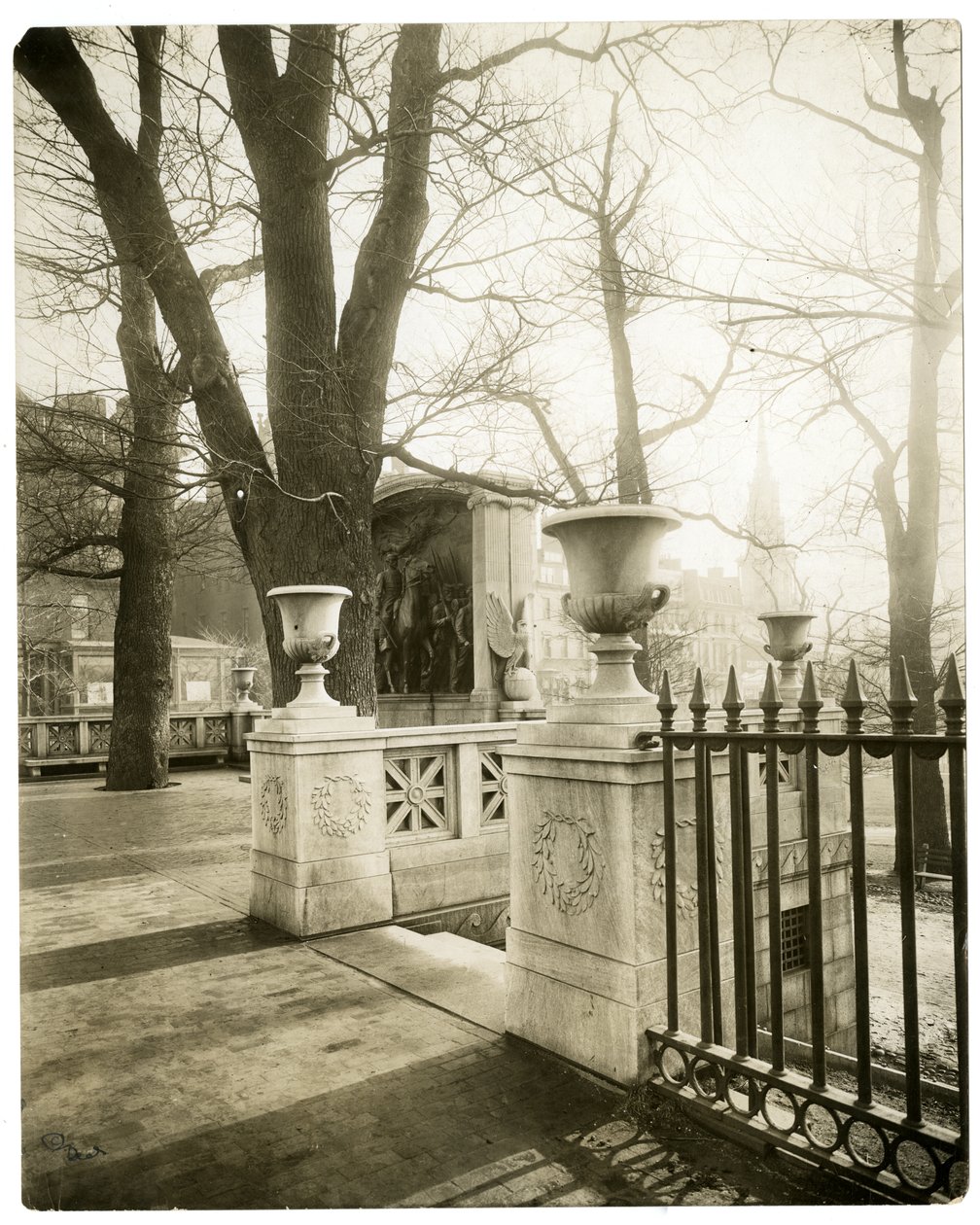 Shaw Memorial, Boston, USA, ca. 1902-10 (foto av gelatinsølv) av Jessie Tarbox Beals