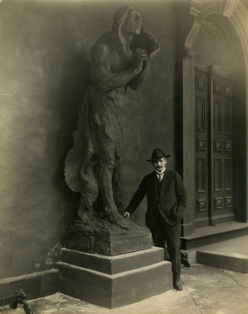 Solon Borglum, ca. 1904-22 (foto av gelatinsølv) av Jessie Tarbox Beals