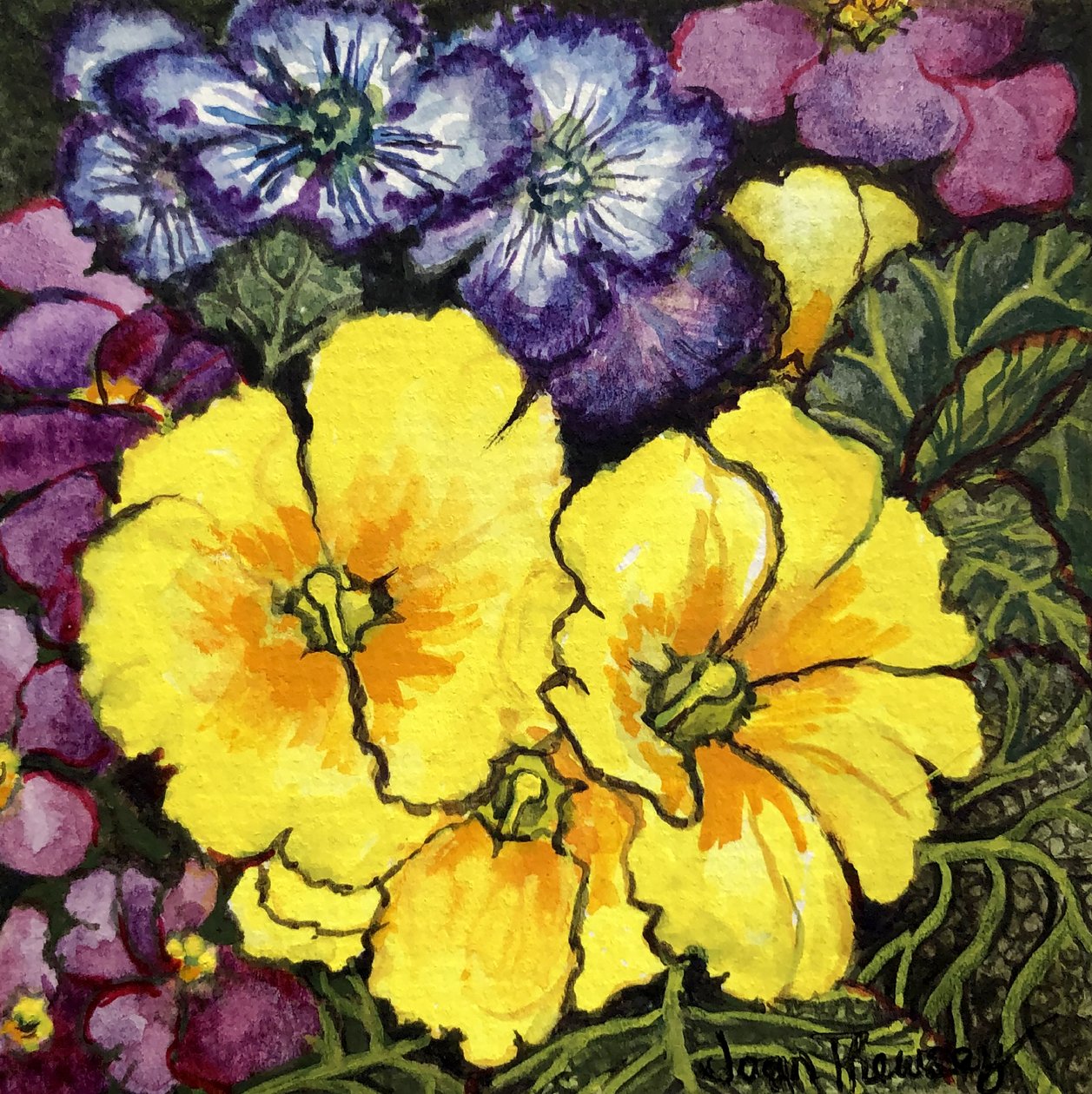 Tre gule primula omgitt av lilla og lilla primula og blader (akvarell) av Joan Thewsey