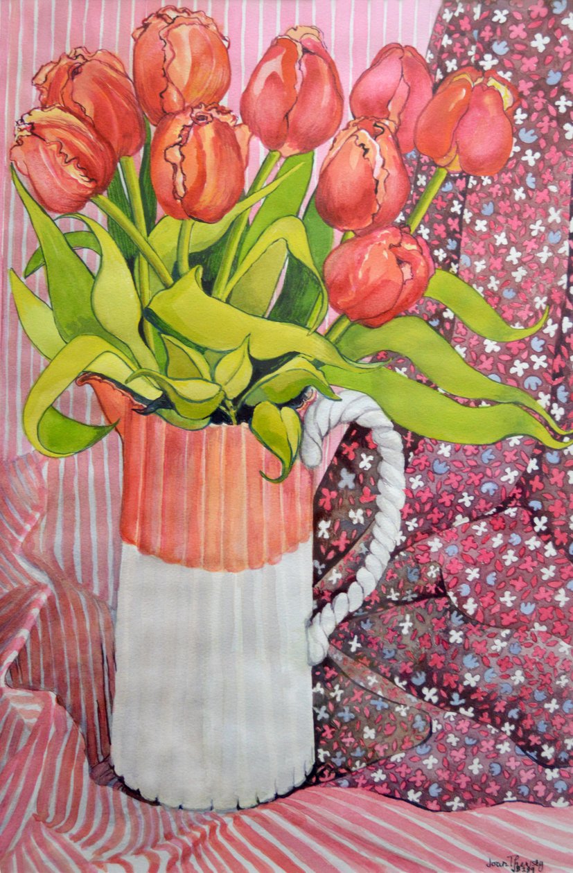 Tulipaner i en rosa og hvit kanne, 2005 av Joan Thewsey