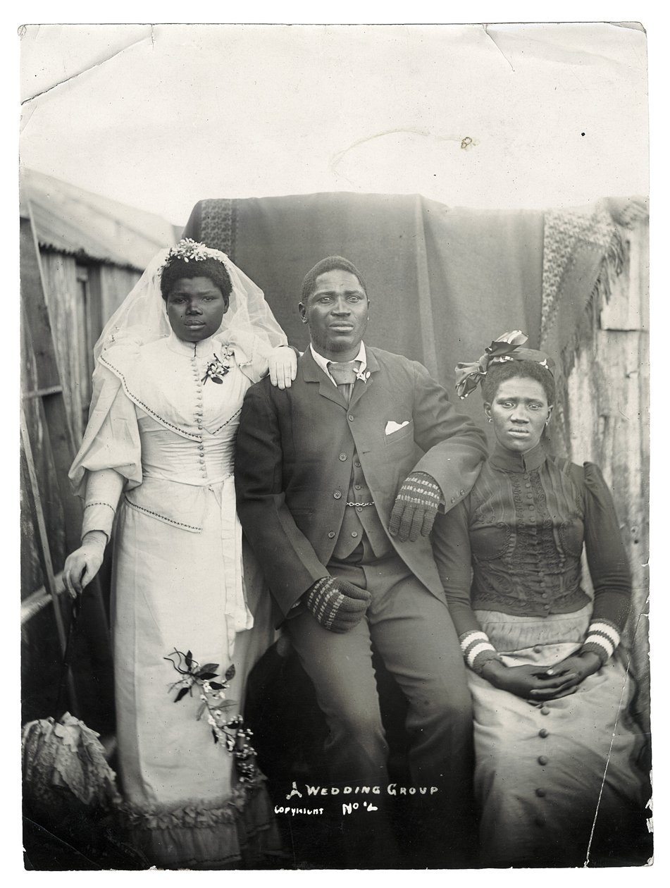 A Wedding Group, ca. 1890 (gelatinsølvtrykk) av Joe Barnett