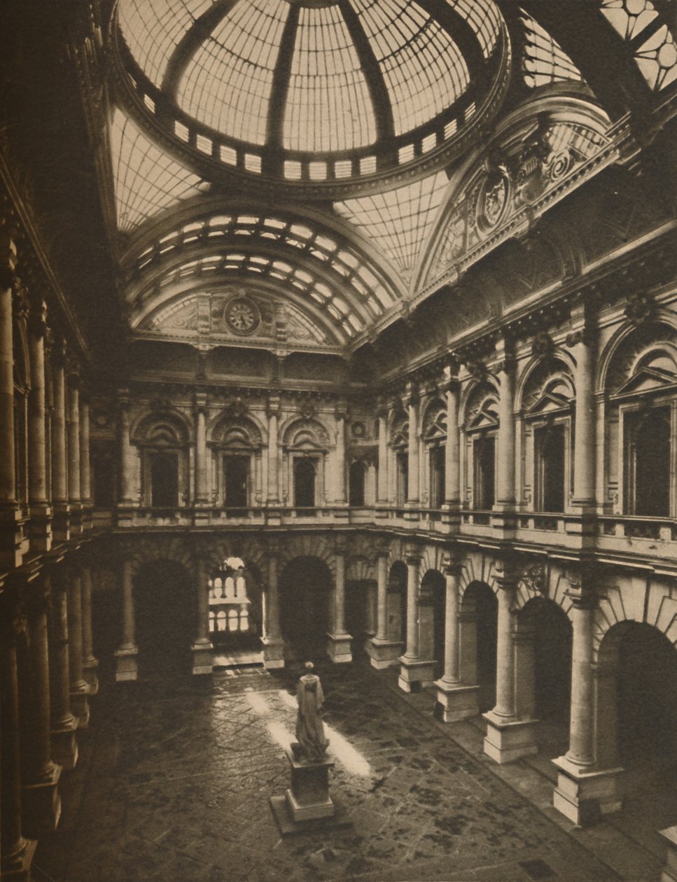 Innvendig domstol med glasstak til Royal Exchange, c1935. av Joel