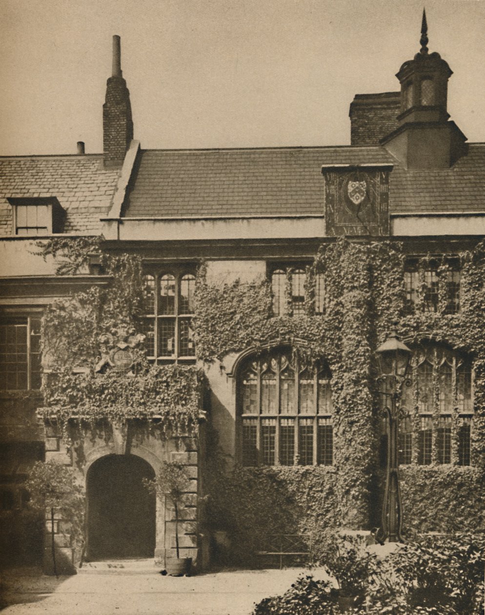 Great Hall Where The Brothers of the Charterhouse Dine, c1935. av Joel