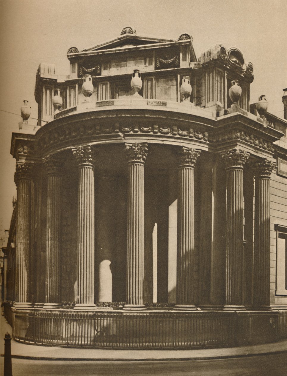 Tivoli Corner, Sir John Soanes mesterverk ved Bank of England, c1935. av Joel