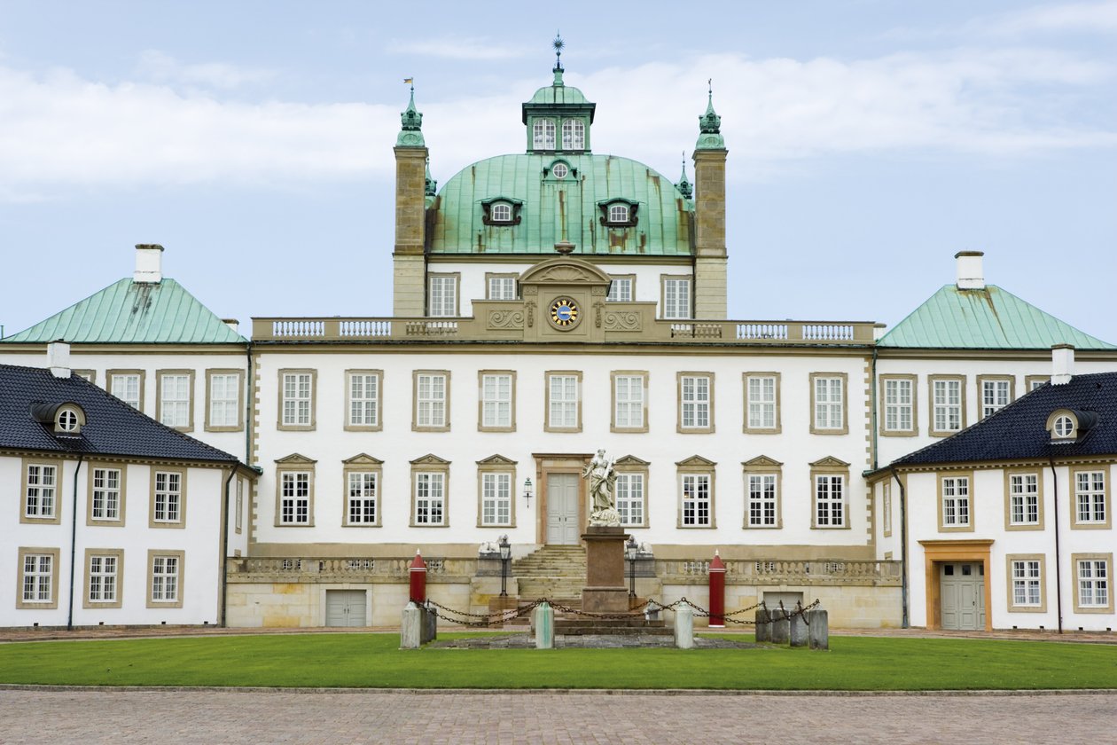 Fredensborg slott, bygget 1719-22 av Johann Corenlius Krieger