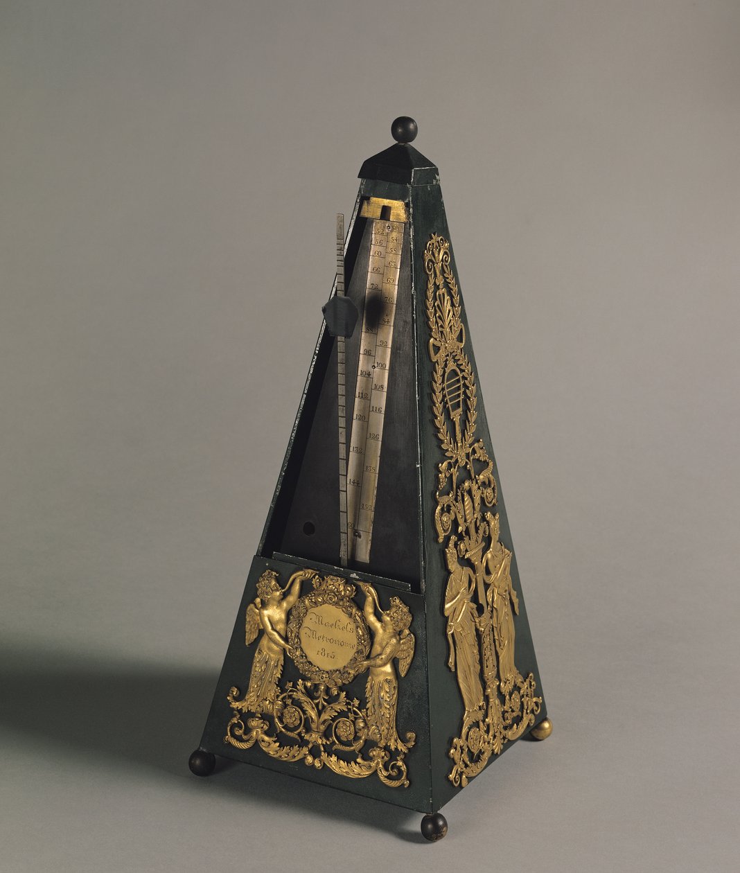 Pyramidal metronom, 1815 (malt jern og forgylt bronse) av Johann Nepomuk Maelzel or Malzel