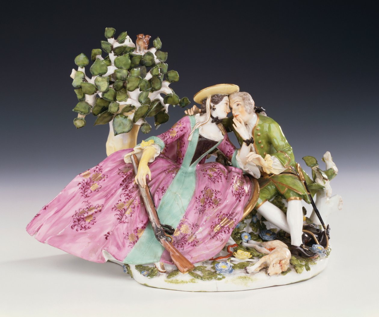 En Meissen krinolingruppe av resten under saken, ca. 1745 (porselen) av Johann Joachim Kaendler